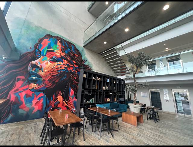 272M² OFFICE TO LET IN HYDE PARK